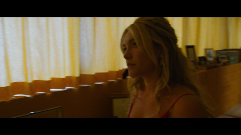 Dont_Worry_Darling_2022_1080p_BluRay__03237.jpg