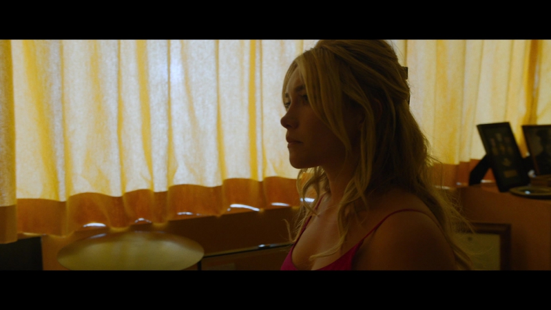 Dont_Worry_Darling_2022_1080p_BluRay__03240.jpg