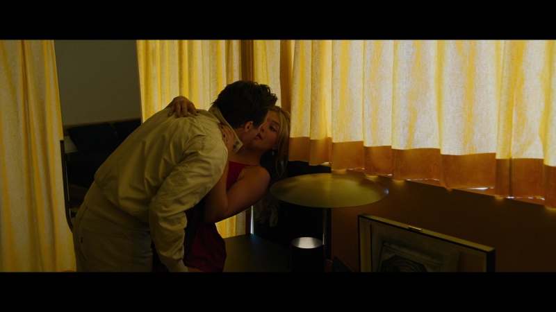 Dont_Worry_Darling_2022_1080p_BluRay__03314.jpg