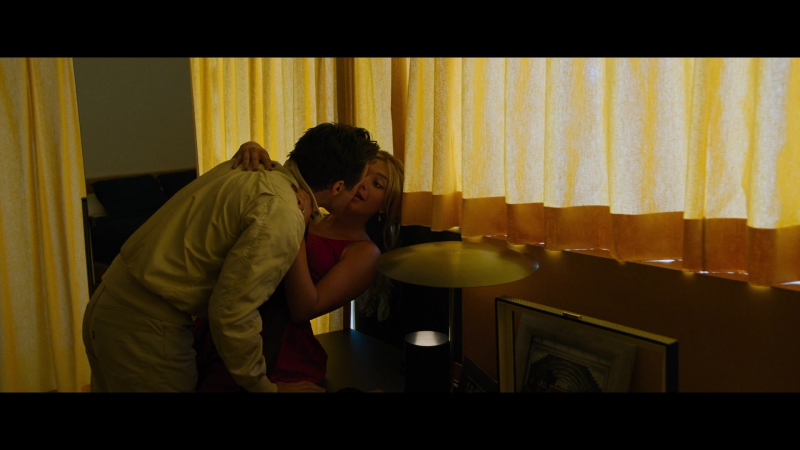 Dont_Worry_Darling_2022_1080p_BluRay__03315.jpg