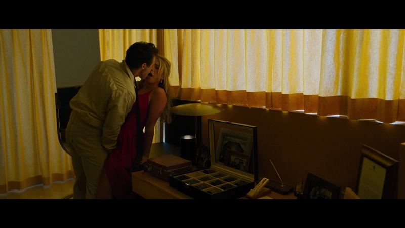 Dont_Worry_Darling_2022_1080p_BluRay__03359.jpg
