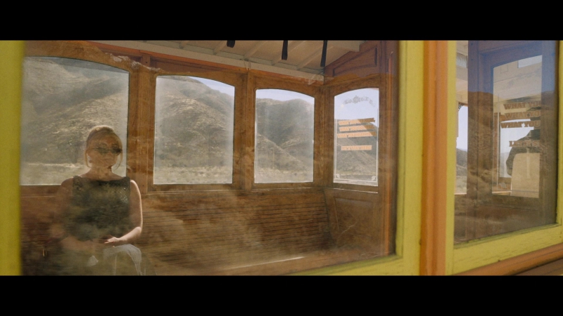 Dont_Worry_Darling_2022_1080p_BluRay__04085.jpg