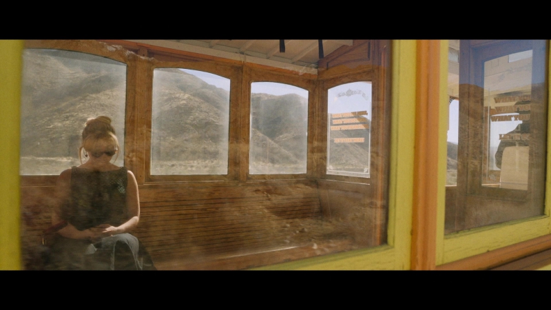 Dont_Worry_Darling_2022_1080p_BluRay__04089.jpg