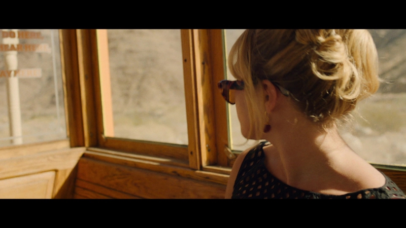 Dont_Worry_Darling_2022_1080p_BluRay__04161.jpg