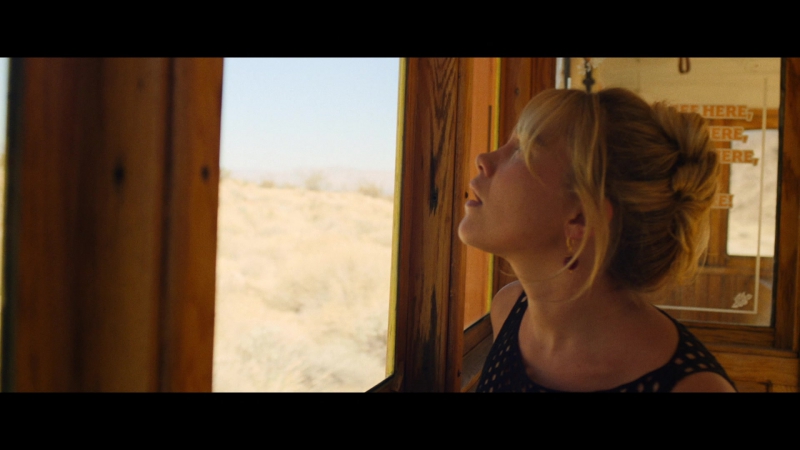 Dont_Worry_Darling_2022_1080p_BluRay__04207.jpg