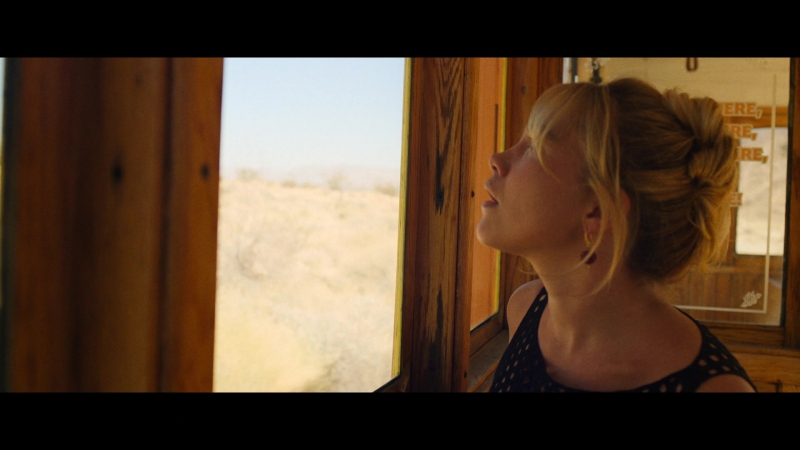 Dont_Worry_Darling_2022_1080p_BluRay__04209.jpg