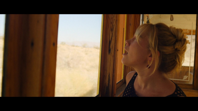 Dont_Worry_Darling_2022_1080p_BluRay__04210.jpg
