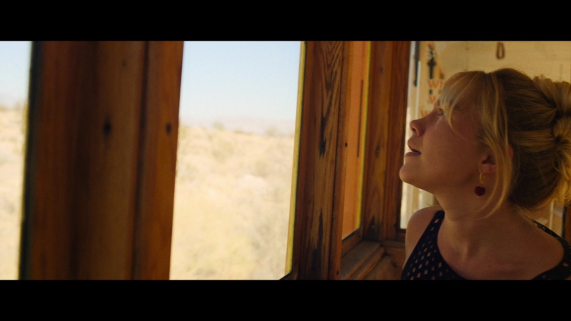 Dont_Worry_Darling_2022_1080p_BluRay__04216.jpg