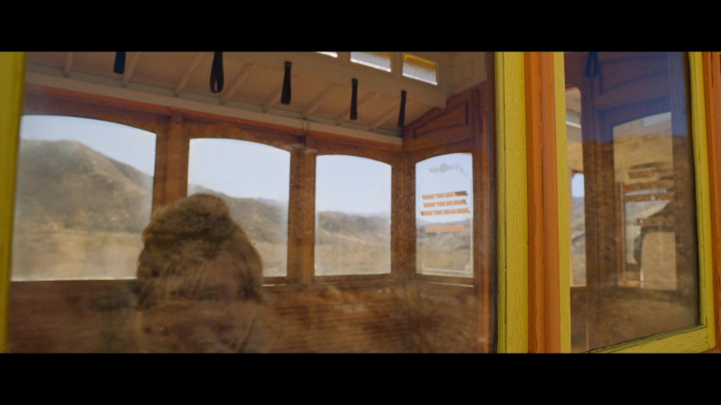 Dont_Worry_Darling_2022_1080p_BluRay__04253.jpg