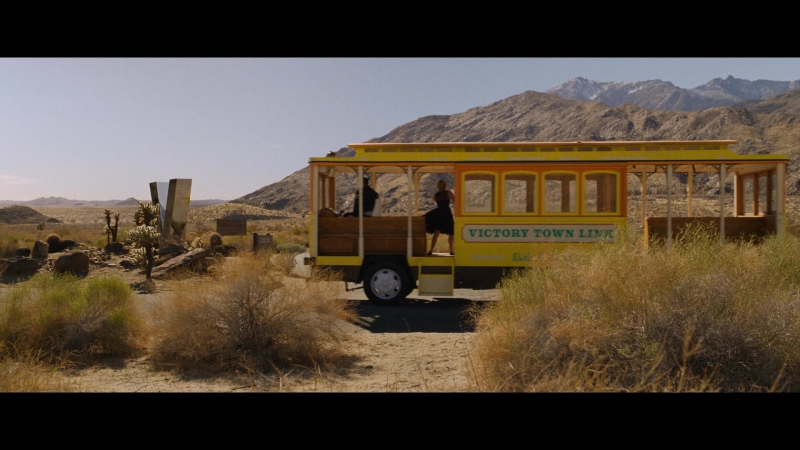 Dont_Worry_Darling_2022_1080p_BluRay__04258.jpg