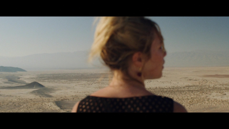 Dont_Worry_Darling_2022_1080p_BluRay__04585.jpg