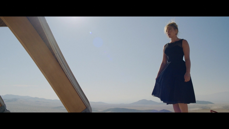 Dont_Worry_Darling_2022_1080p_BluRay__04706.jpg