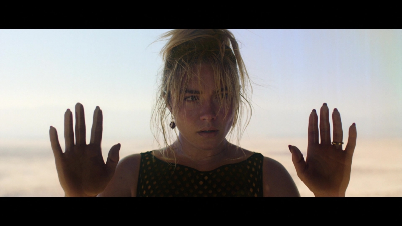 Dont_Worry_Darling_2022_1080p_BluRay__04800.jpg