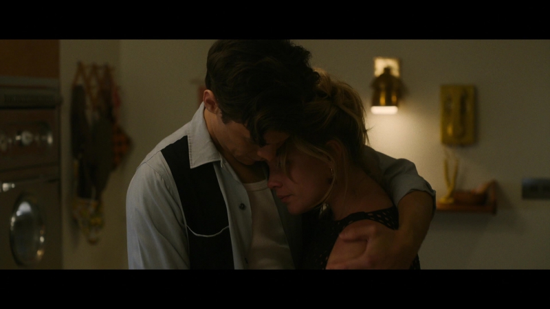 Dont_Worry_Darling_2022_1080p_BluRay__05391.jpg