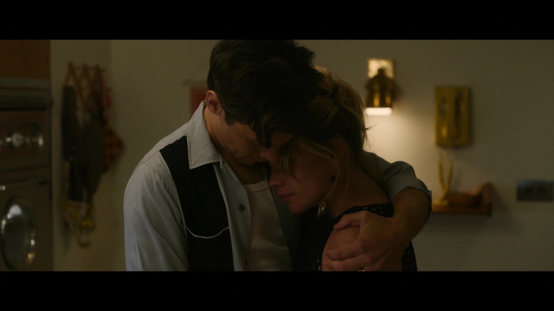 Dont_Worry_Darling_2022_1080p_BluRay__05392.jpg