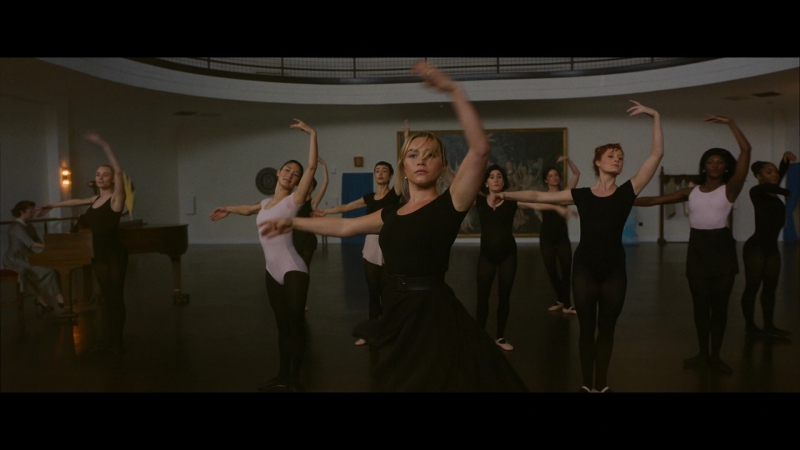 Dont_Worry_Darling_2022_1080p_BluRay__05909.jpg