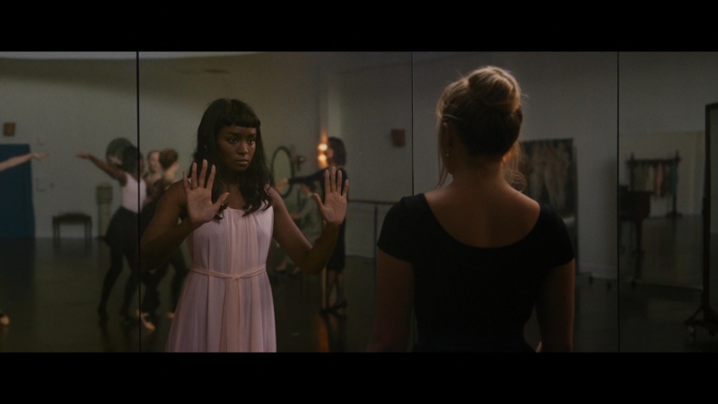 Dont_Worry_Darling_2022_1080p_BluRay__06011.jpg