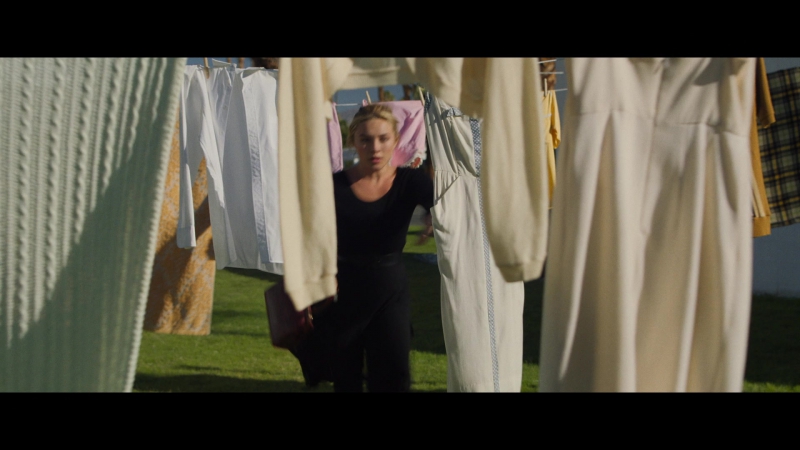 Dont_Worry_Darling_2022_1080p_BluRay__06133.jpg
