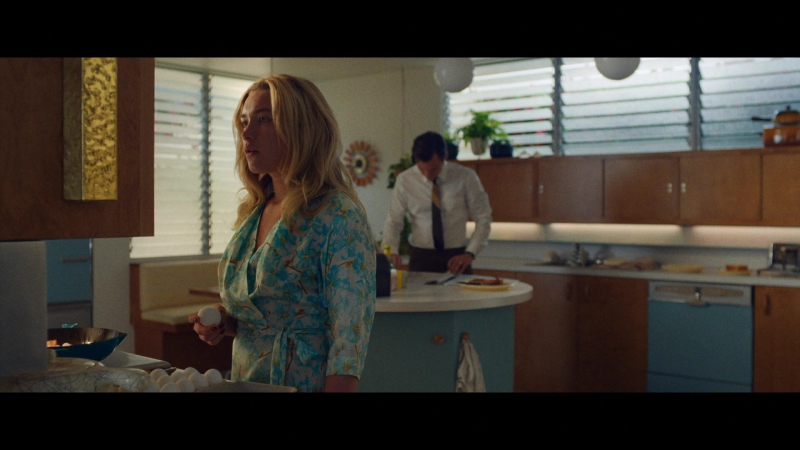 Dont_Worry_Darling_2022_1080p_BluRay__09880.jpg