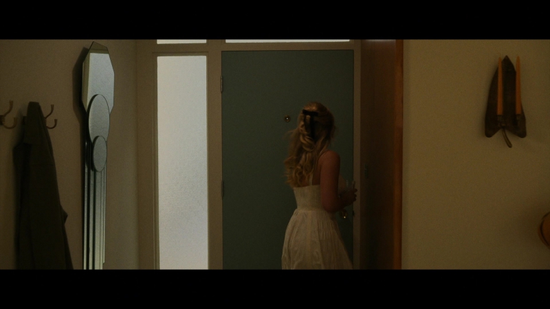 Dont_Worry_Darling_2022_1080p_BluRay__13582.jpg