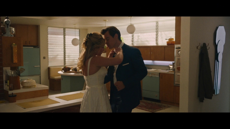 Dont_Worry_Darling_2022_1080p_BluRay__13625.jpg