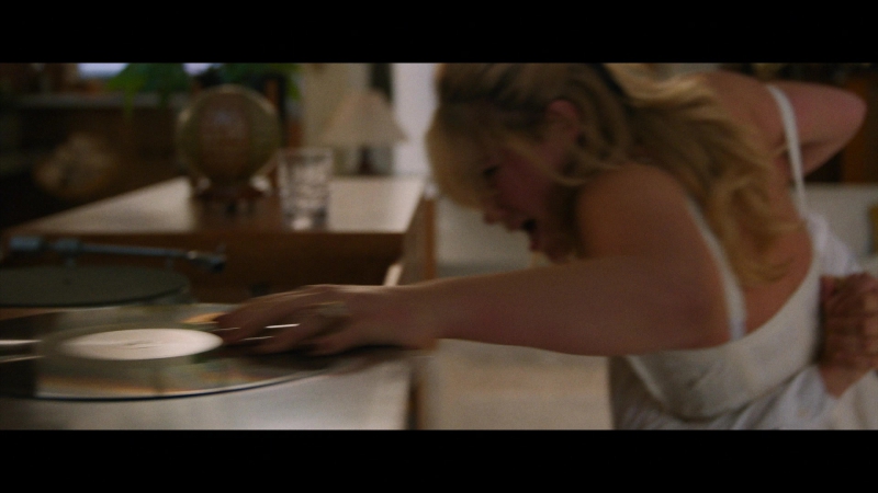 Dont_Worry_Darling_2022_1080p_BluRay__14900.jpg