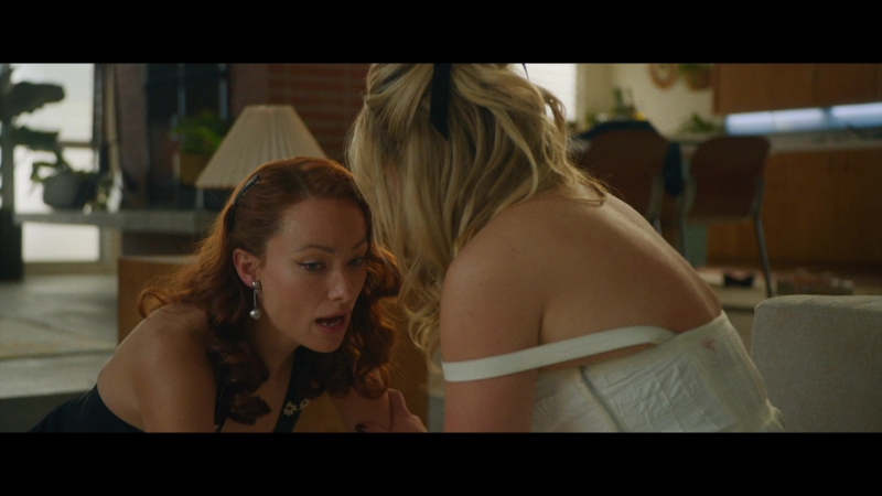 Dont_Worry_Darling_2022_1080p_BluRay__15016.jpg