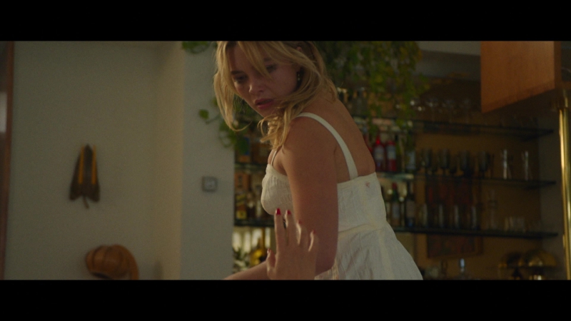 Dont_Worry_Darling_2022_1080p_BluRay__15065.jpg
