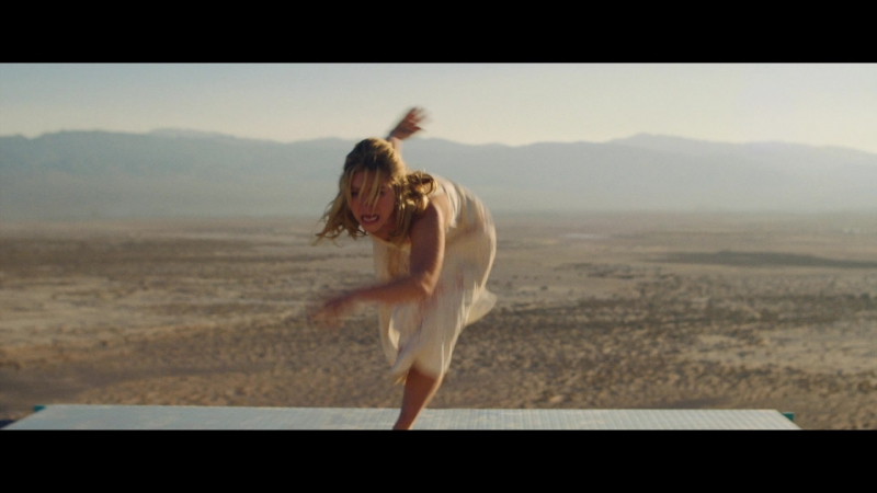 Dont_Worry_Darling_2022_1080p_BluRay__16317.jpg