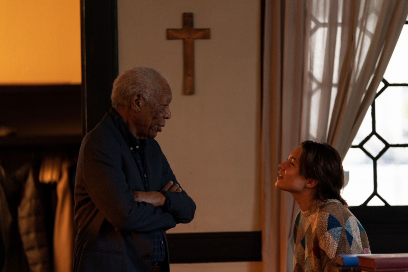 AGoodPerson_Stills_2023_28229~0.jpg