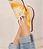 JCrewFashionCampaign_February_2022_28729.png