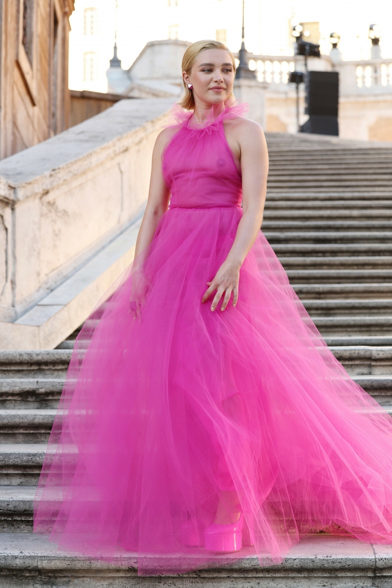 ValentinoHauteCoutureFallWinter_Italy_2022_Oustide_Arrivals_28229.jpg