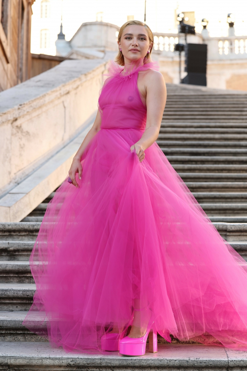 ValentinoHauteCoutureFallWinter_Italy_2022_Oustide_Arrivals_28329.jpg