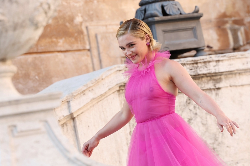 ValentinoHauteCoutureFallWinter_Italy_2022_Oustide_Arrivals_28429.jpg