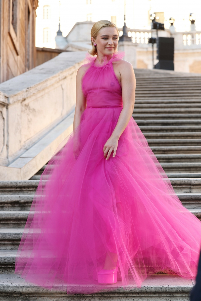 ValentinoHauteCoutureFallWinter_Italy_2022_Oustide_Arrivals_28629.jpg