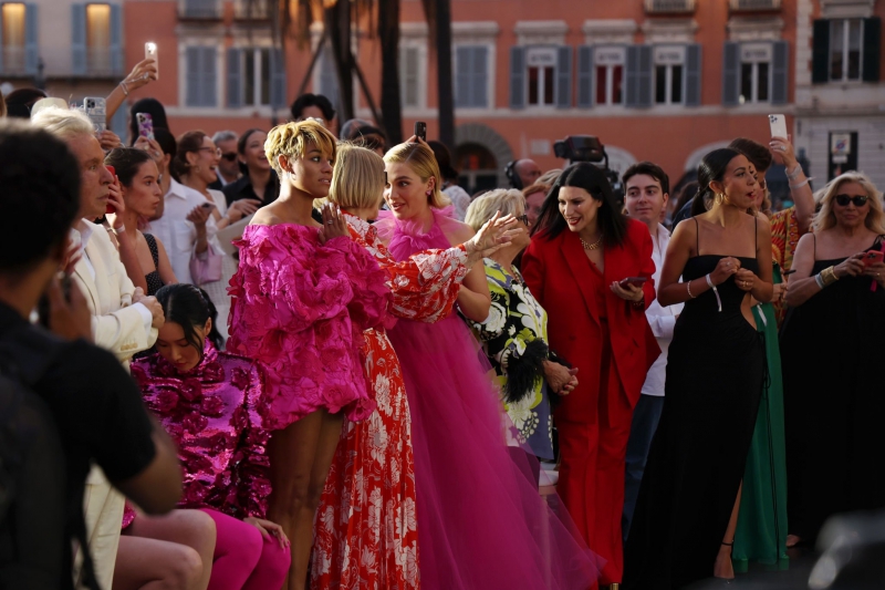 ValentinoHauteCoutureFallWinter_Italy_2022_FrontRow_281329.jpg