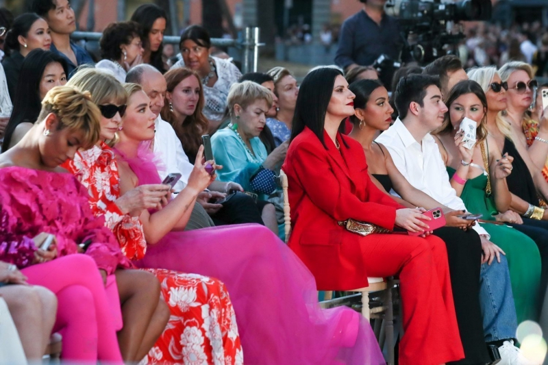 ValentinoHauteCoutureFallWinter_Italy_2022_FrontRow_28329.jpeg