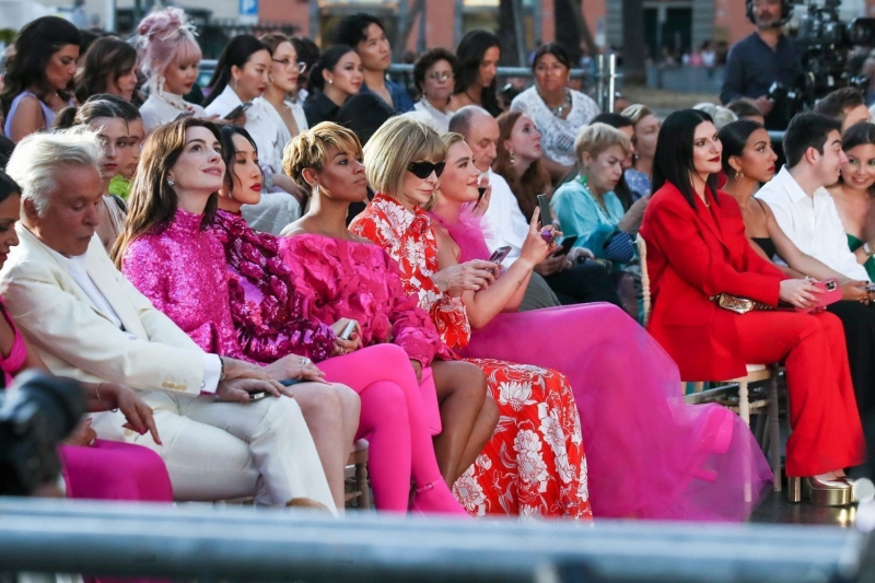 ValentinoHauteCoutureFallWinter_Italy_2022_FrontRow_28529.jpeg