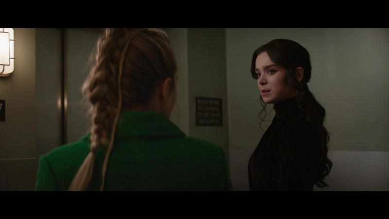 Hawkeye_2021_S01E06_So_This_Is_Christmas_1080p_2561.jpg