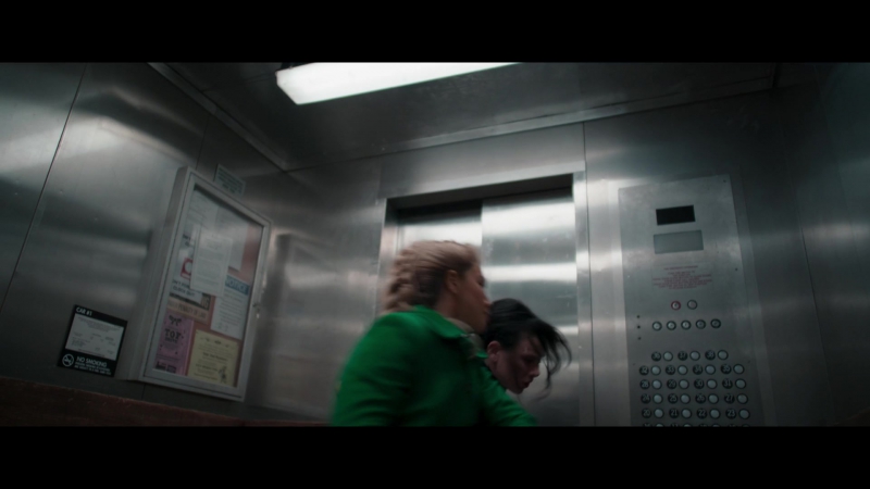 Hawkeye_2021_S01E06_So_This_Is_Christmas_1080p_2711.jpg
