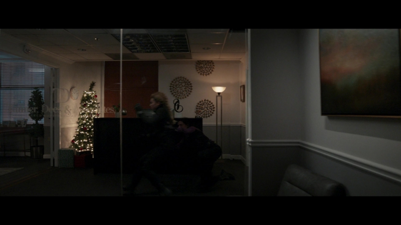 Hawkeye_2021_S01E06_So_This_Is_Christmas_1080p_2967.jpg