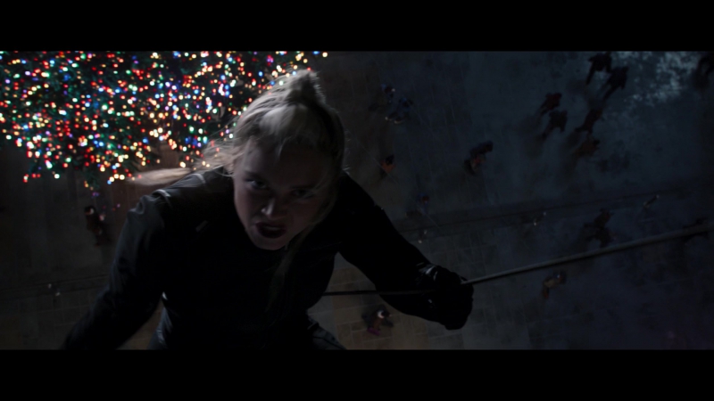 Hawkeye_2021_S01E06_So_This_Is_Christmas_1080p_3181.jpg