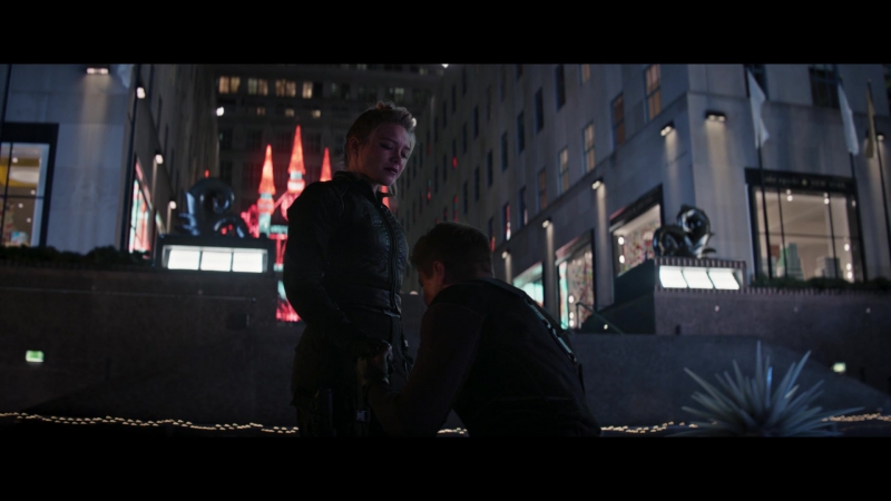 Hawkeye_2021_S01E06_So_This_Is_Christmas_1080p_6301.jpg