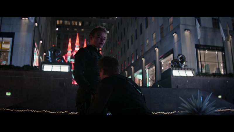 Hawkeye_2021_S01E06_So_This_Is_Christmas_1080p_6302.jpg