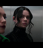 Hawkeye_2021_S01E06_So_This_Is_Christmas_1080p_2699.jpg