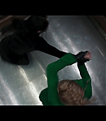 Hawkeye_2021_S01E06_So_This_Is_Christmas_1080p_2712.jpg