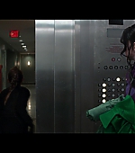 Hawkeye_2021_S01E06_So_This_Is_Christmas_1080p_2787.jpg