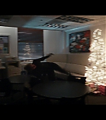 Hawkeye_2021_S01E06_So_This_Is_Christmas_1080p_2908.jpg