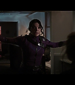 Hawkeye_2021_S01E06_So_This_Is_Christmas_1080p_2925.jpg