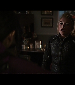 Hawkeye_2021_S01E06_So_This_Is_Christmas_1080p_2938.jpg